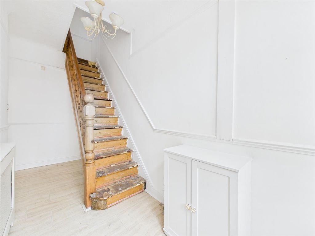 Property photo 2 of 27 Cam03844G0-Pr0372-Still026.Jpg