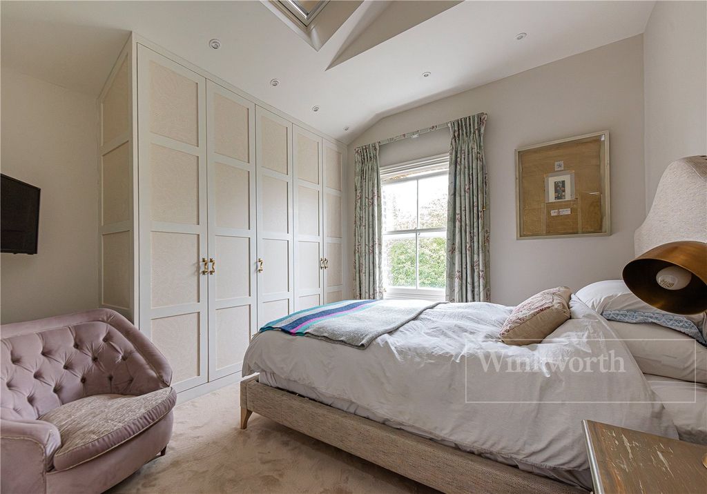 Property photo 2 of 10 Picture No. 28