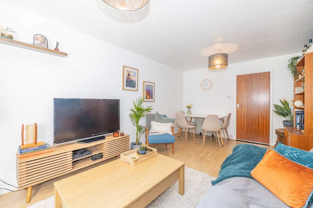 Property photo 3 of 8 Picture 3