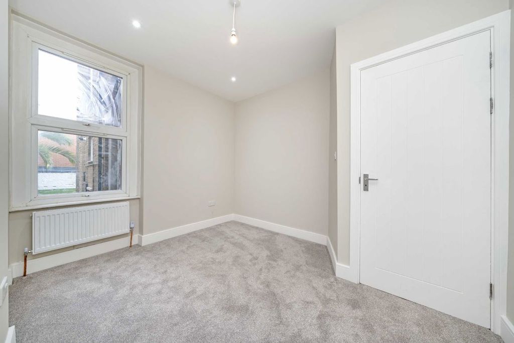 Property photo 3 of 5