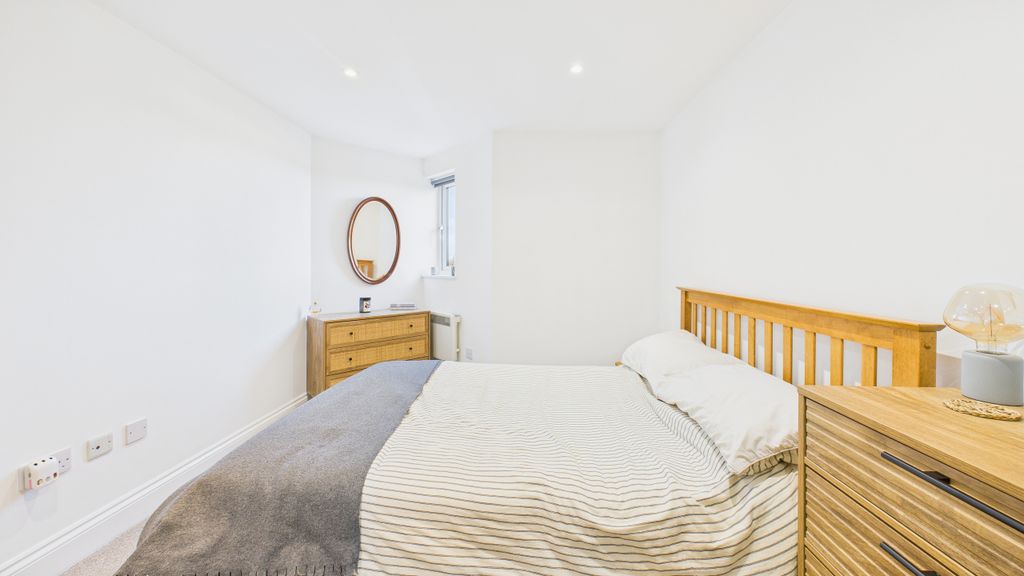 Property photo 3 of 12 Cam04968G0-Pr0094-Still002