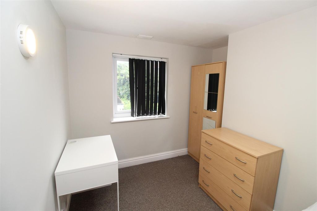 Property photo 1 of 14 Room 2.Jpg
