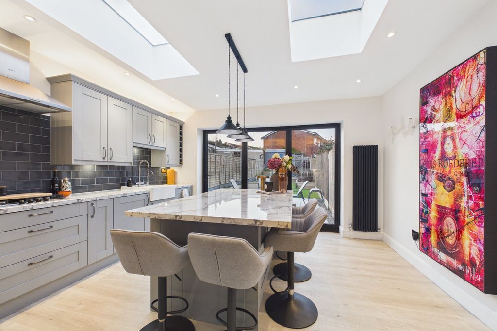 Property photo 3 of 10 Picture No. 19