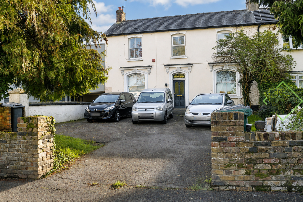 Property photo 1 of 7 Henry Road, Barnet, En4 - Front