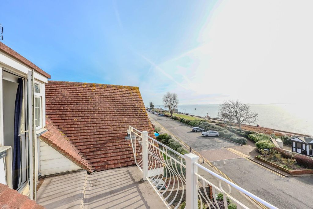 Property photo 2 of 43