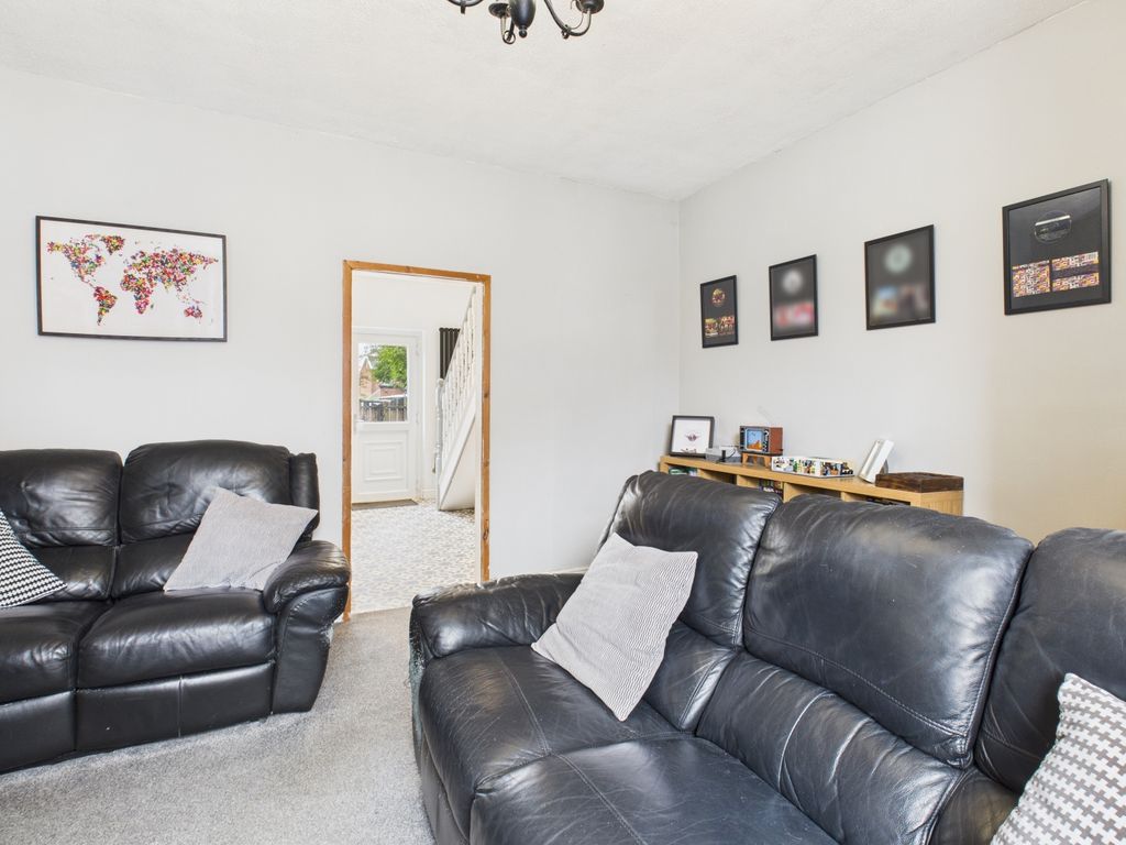 Property photo 3 of 14 Cam03729G0-Pr0141-Still033