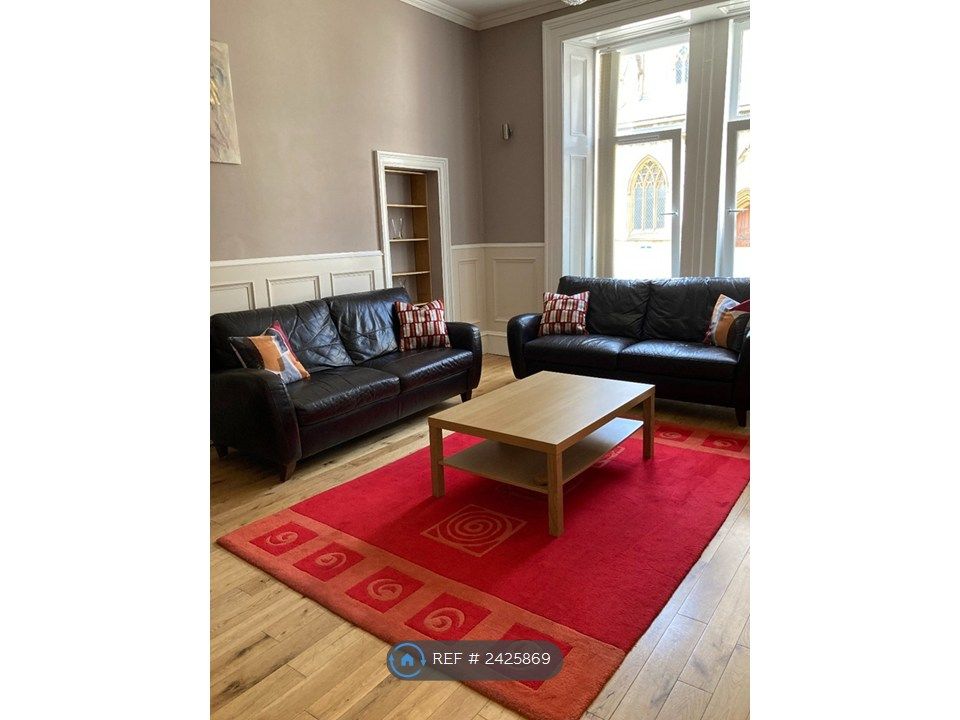 Property photo 1 of 18 Lounge