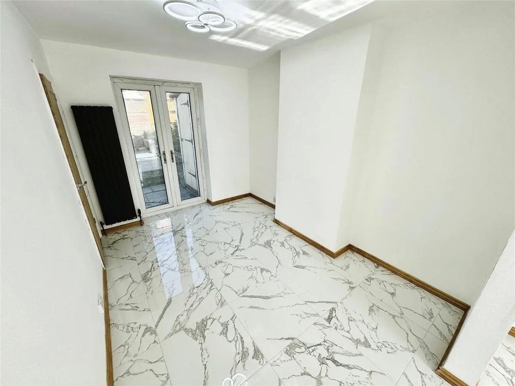 Property photo 2 of 8 Dining Room.Jpg