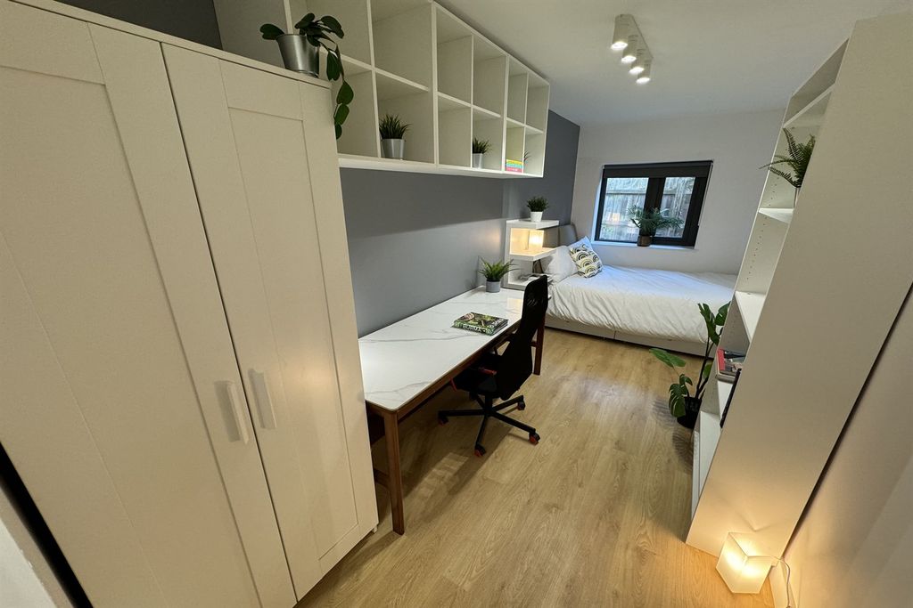 Property photo 1 of 11 (Main)