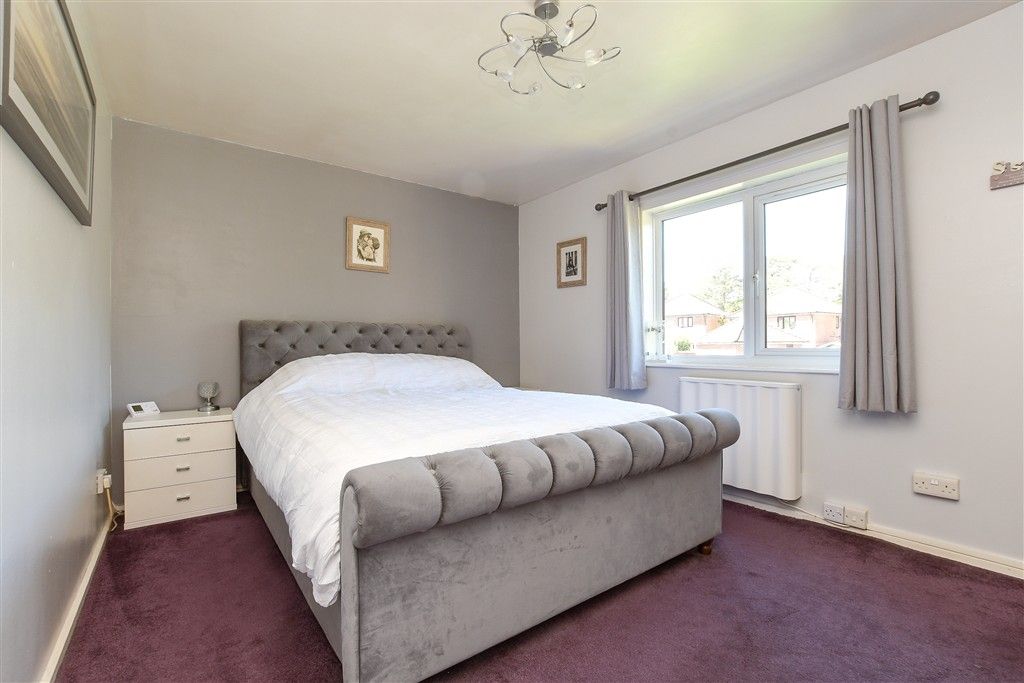 Property photo 1 of 12 Bedroom