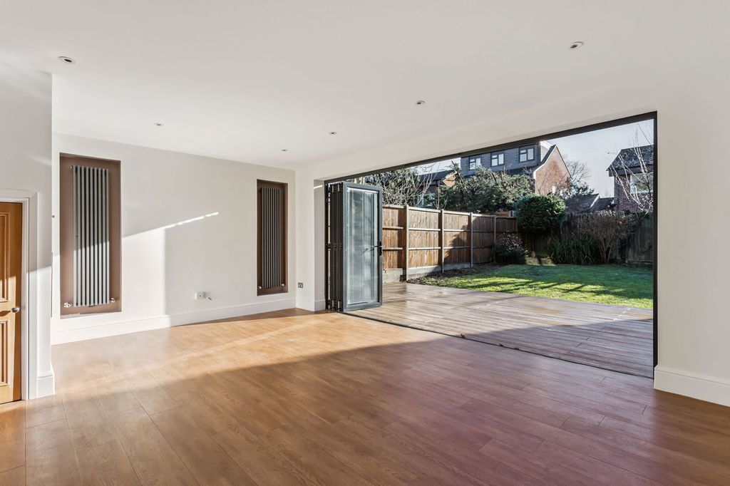 Property photo 1 of 22