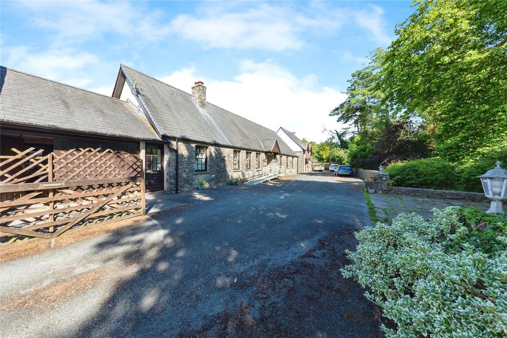 Property photo 2 of 46 Picture No. 37