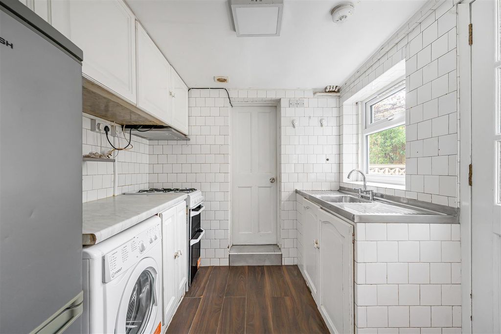 Property photo 2 of 14 Kitchen