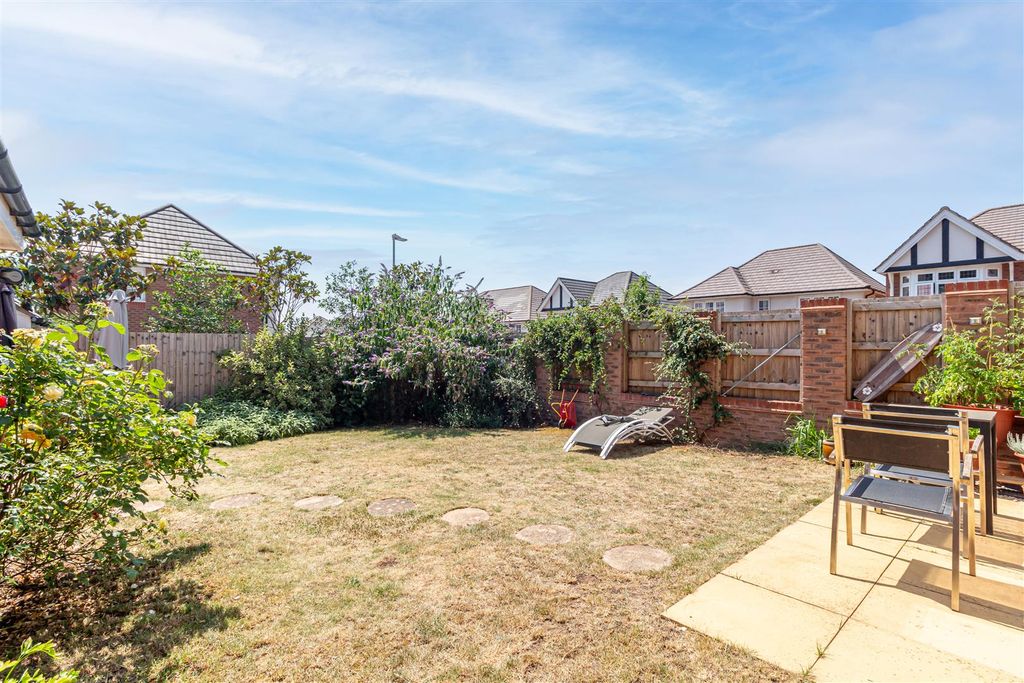 Property photo 3 of 23 Garden-1.Jpg