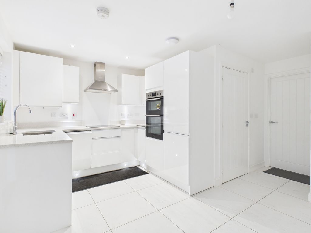 Property photo 2 of 13 Cam04922G0-Pr0081-Still011