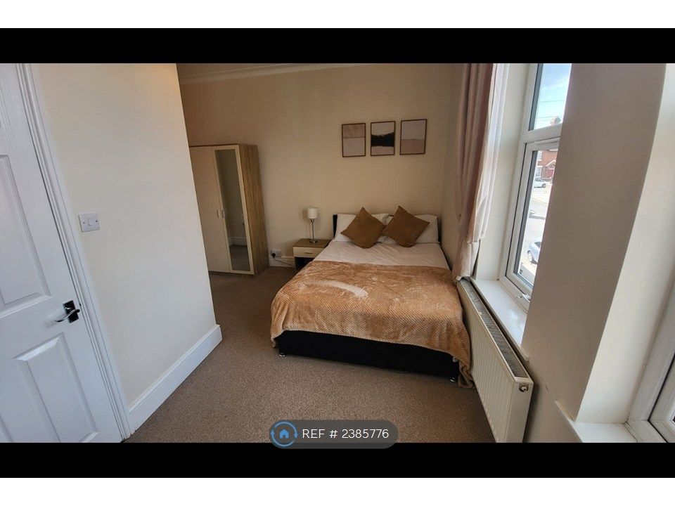 Property photo 2 of 7 Room