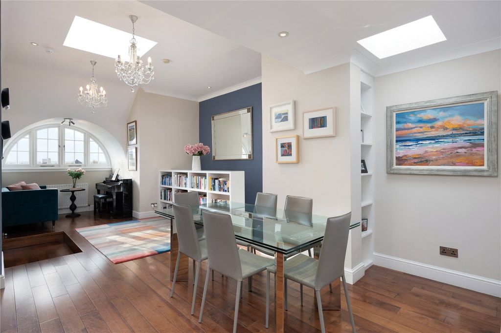 Property photo 3 of 16 Reception/Dining