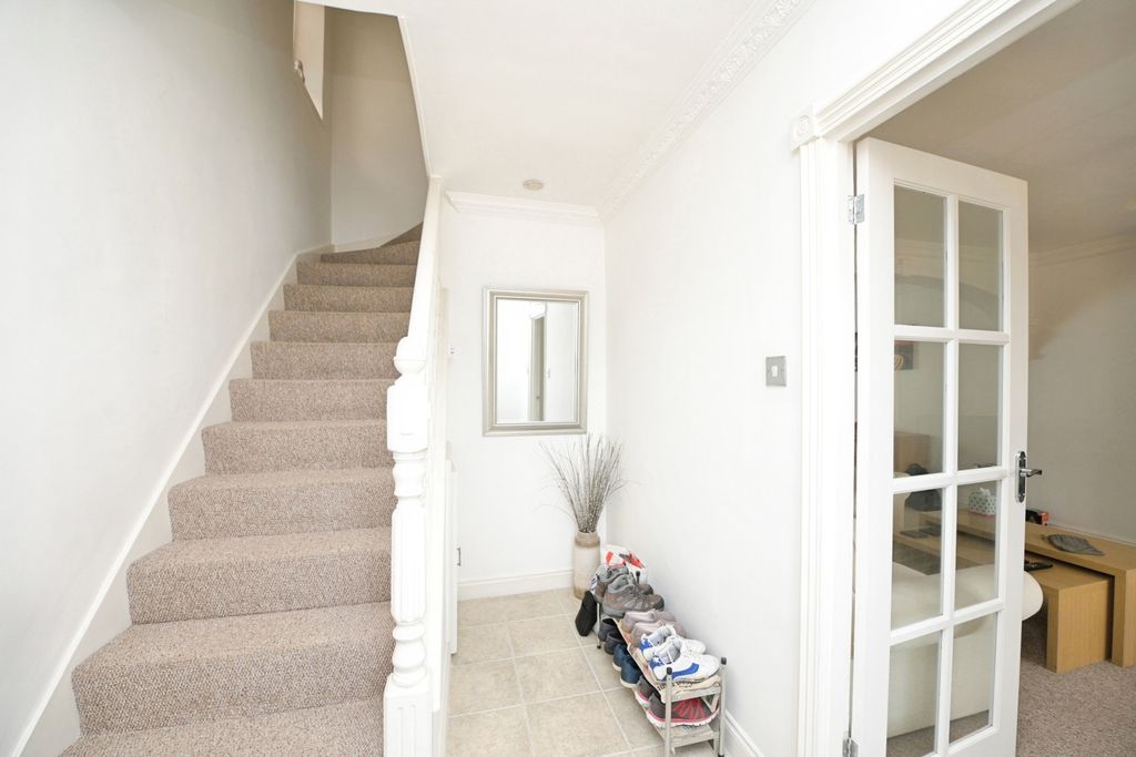Property photo 2 of 23 Pbox-Img.Jpg
