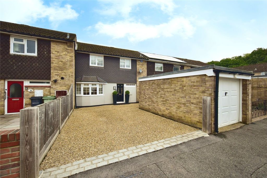 Property photo 2 of 16 Front