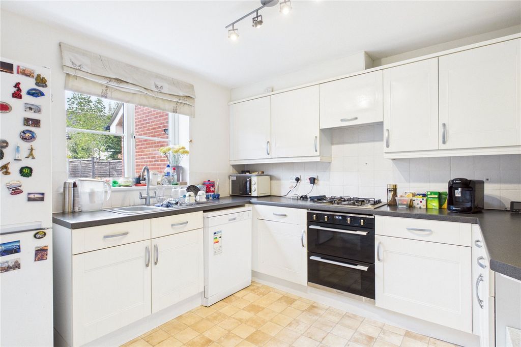 Property photo 2 of 15 Kitchen