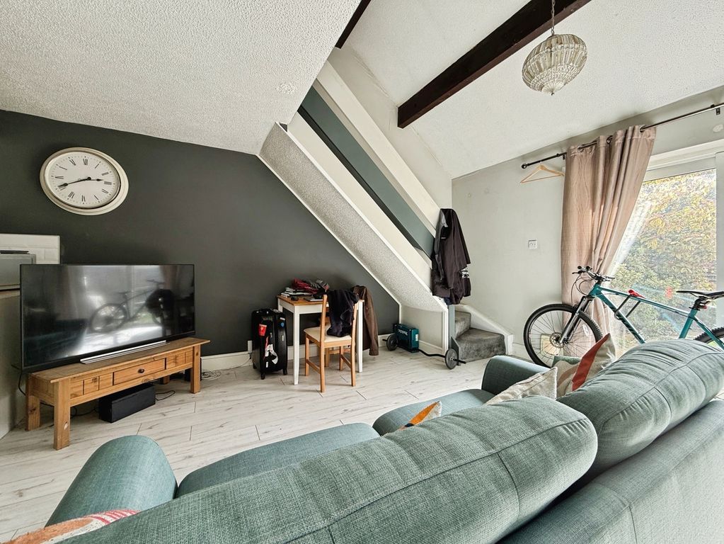 Property photo 3 of 7 Pbox-Img.Jpeg