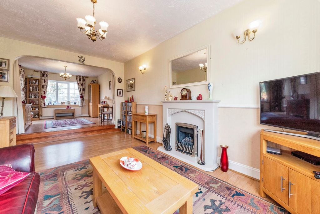 Property photo 2 of 13