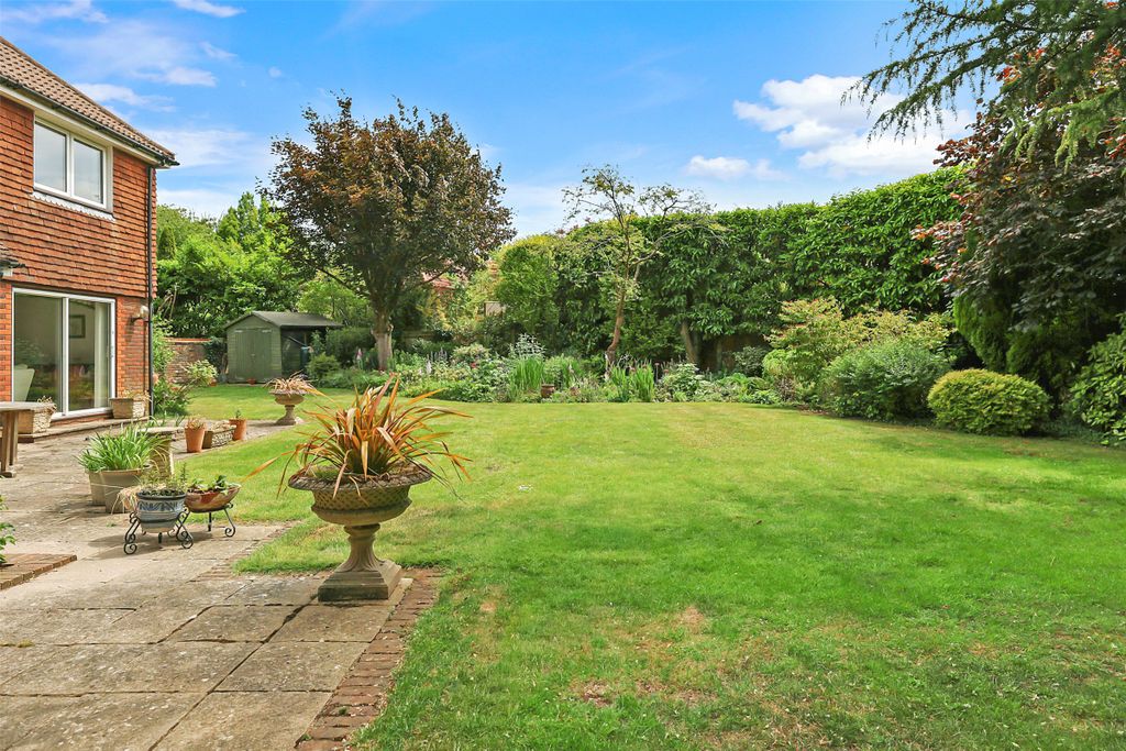 Property photo 2 of 28 Garden