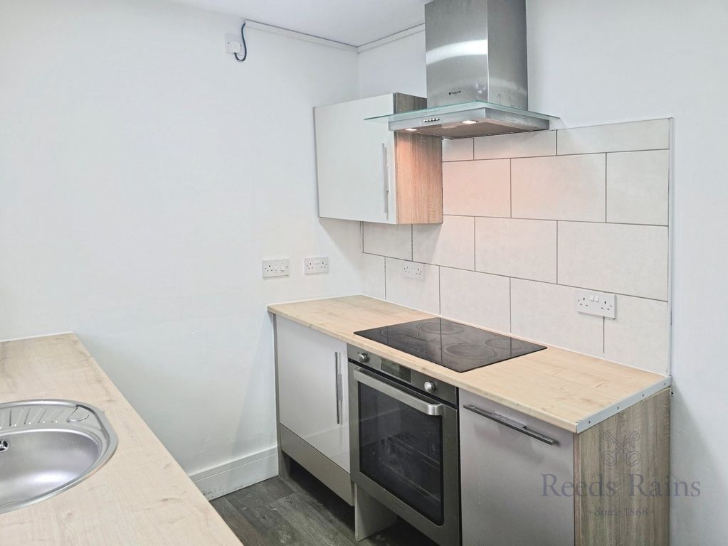 Property photo 2 of 15 Kitchen