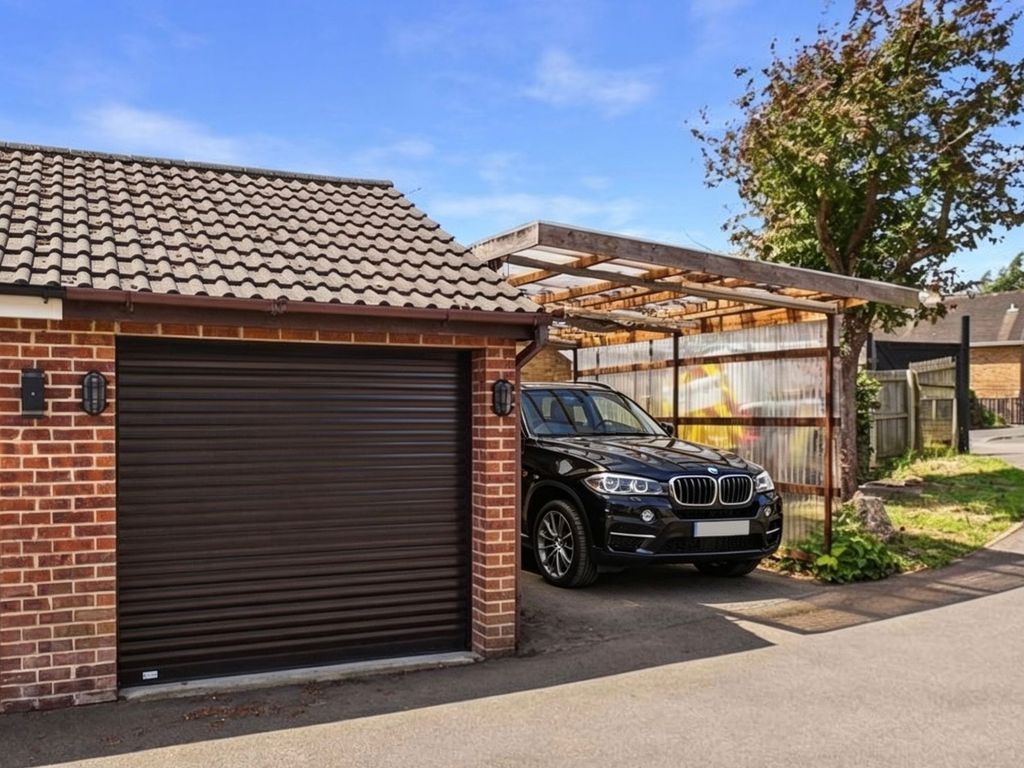 Property photo 3 of 20 Garage And Car Park Virtually Enhanced