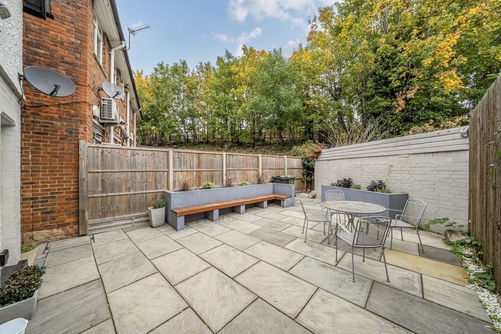 Property photo 3 of 22 1369772-4-68ee4c8...