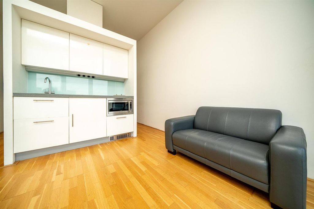 Property photo 3 of 11 Abitostockshots-24.Jpg