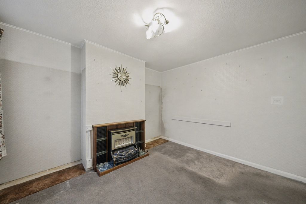 Property photo 3 of 19 25 Braund Avenue, Greenford, Greater London, Ub6 9Jg
