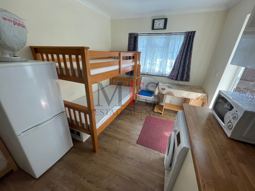 Property photo 2 of 5 Photo 6