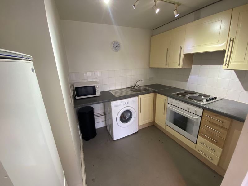 Property photo 2 of 6 Kitchen