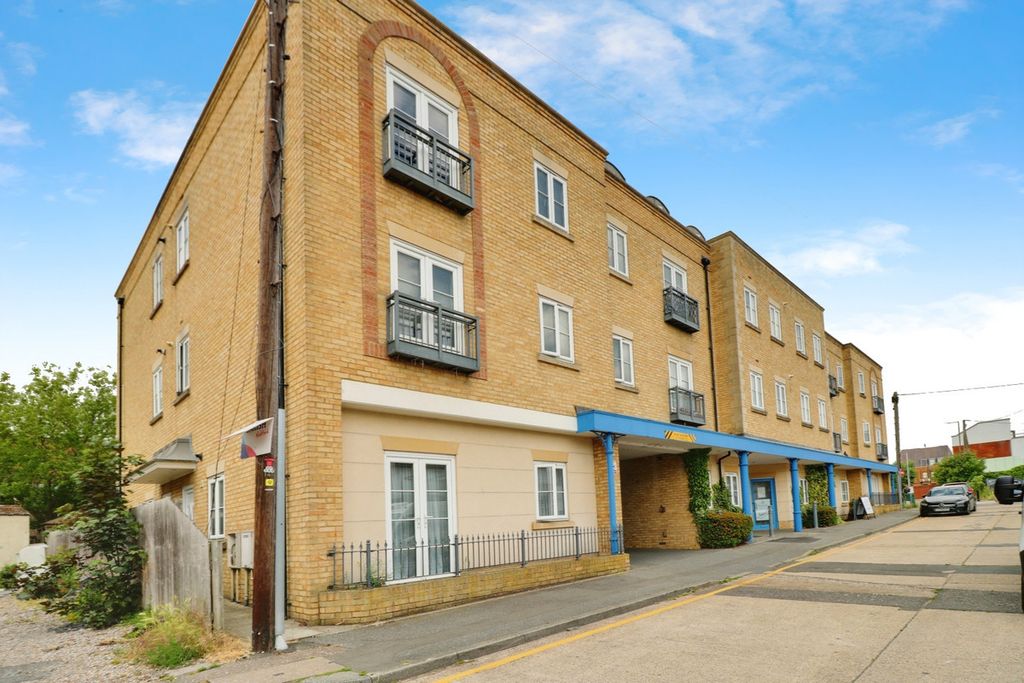 Property photo 1 of 7