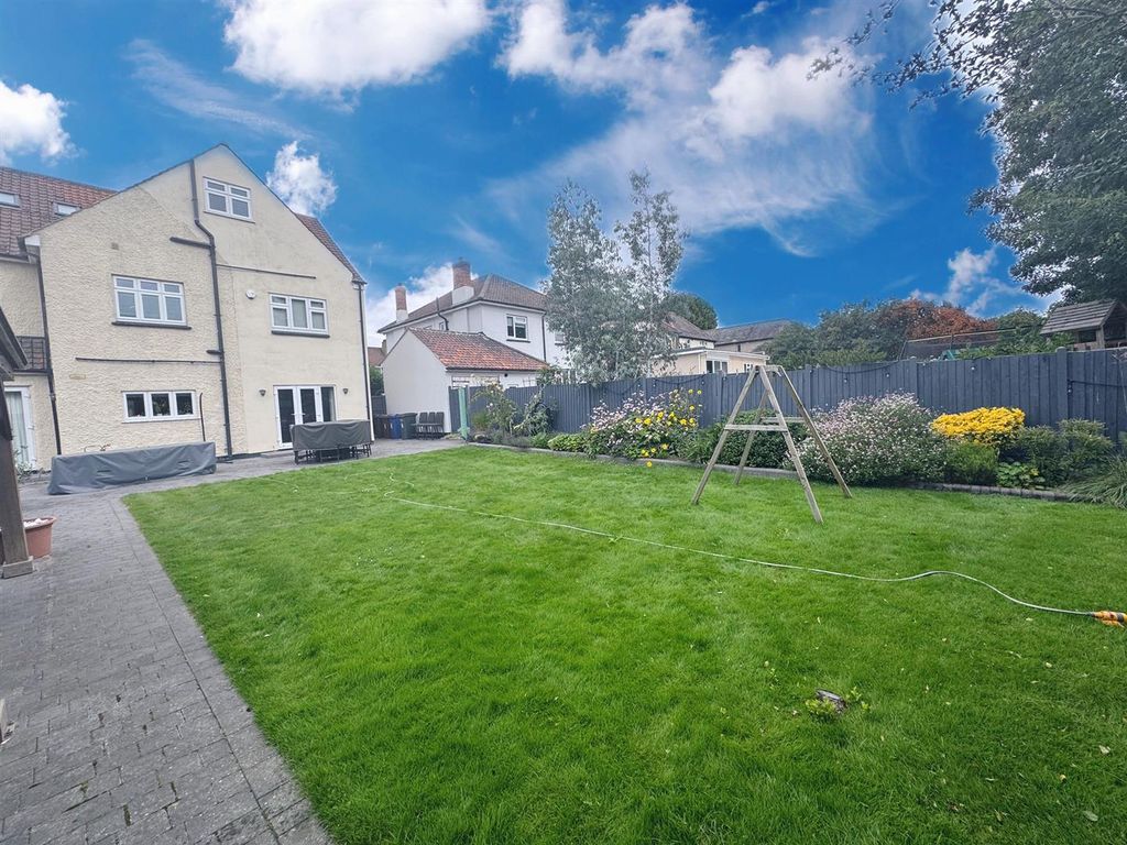 Property photo 2 of 56
