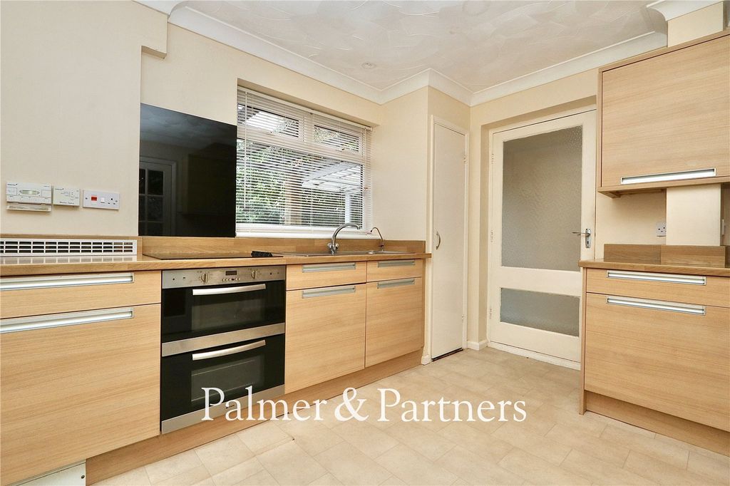 Property photo 3 of 31 Picture No. 06