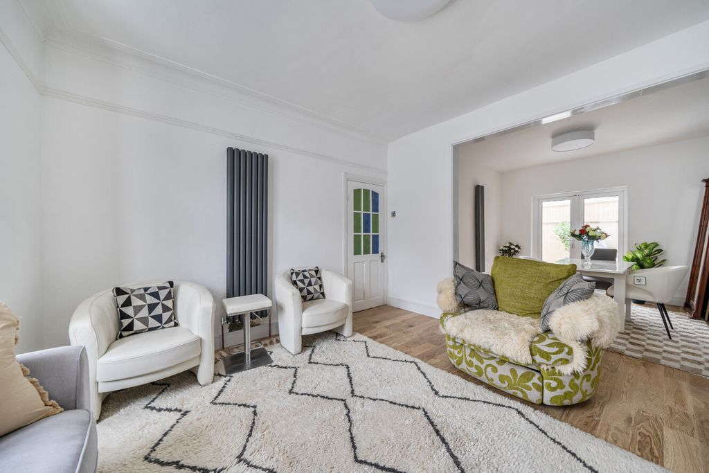 Property photo 2 of 12 1404235-5-697215d...