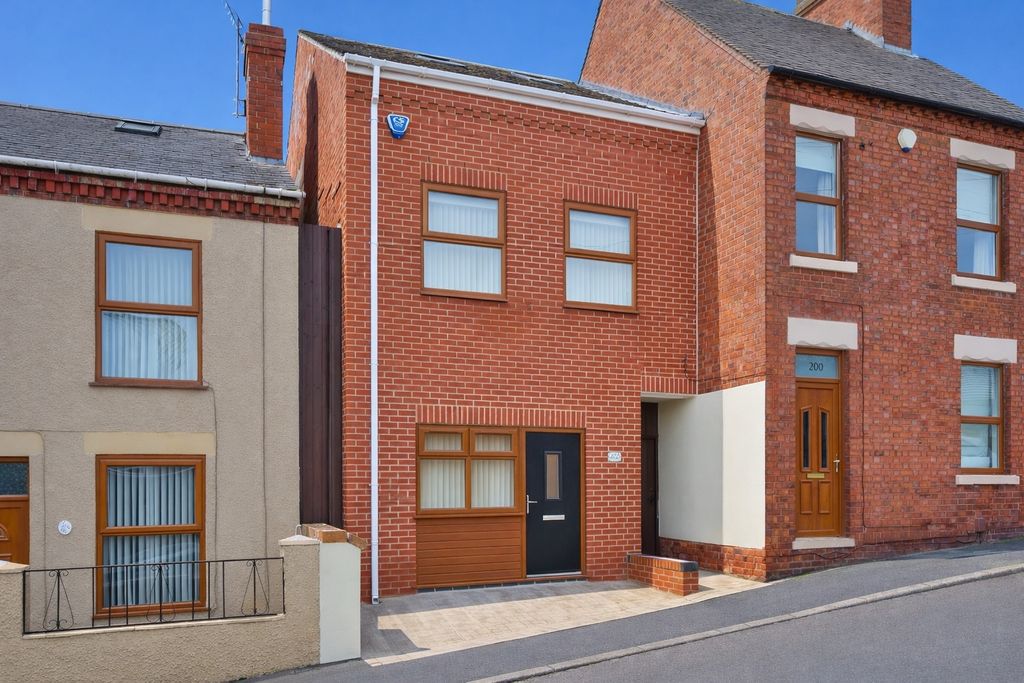 Property photo 1 of 28