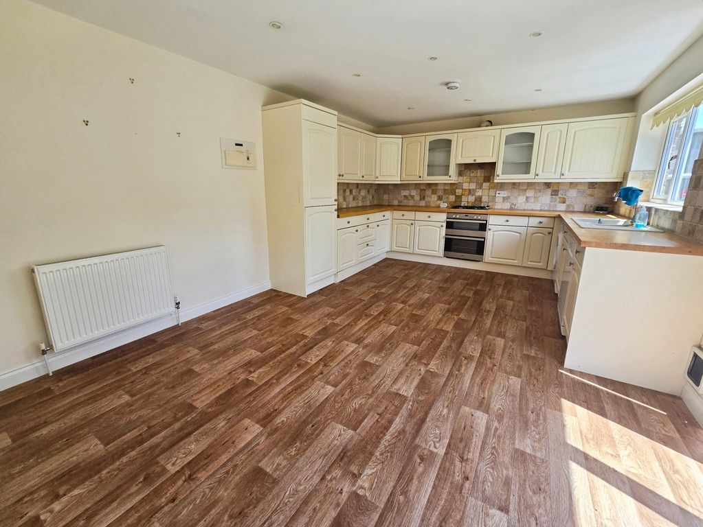 Property photo 2 of 18 Kitchen/Dining