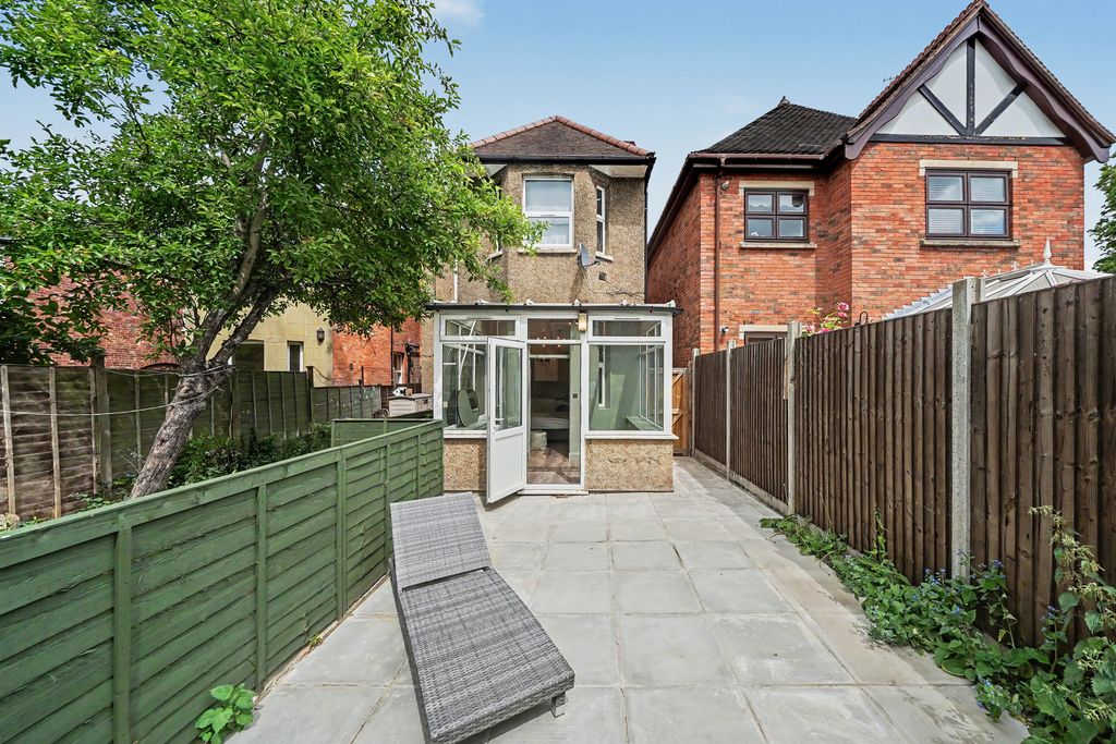 Property photo 2 of 12