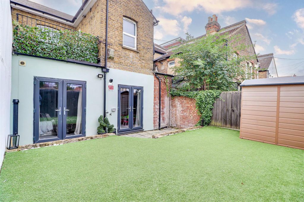 Property photo 1 of 20