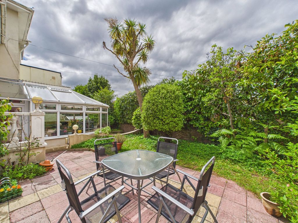 Property photo 2 of 18