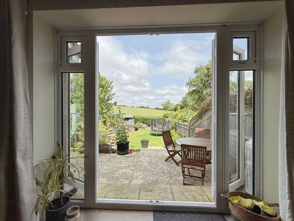Property photo 3 of 19 Lounge/Diner Into Garden
