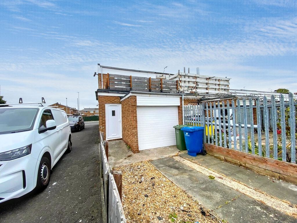 Property photo 1 of 11