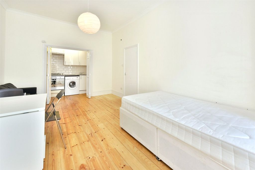 Property photo 2 of 5 Photo 04