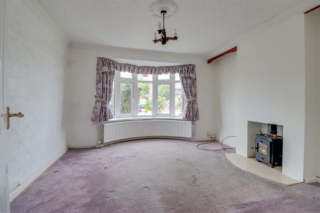 Property photo 3 of 16 8 Lilac Avenue Inside-6.Jpg