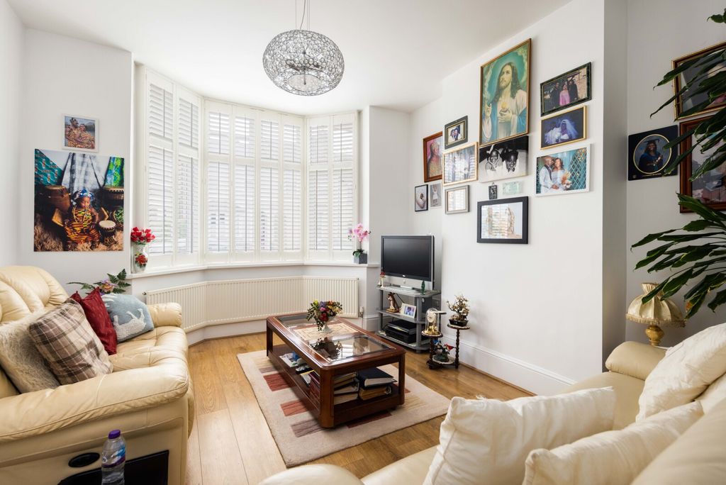 Property photo 2 of 11 Reception