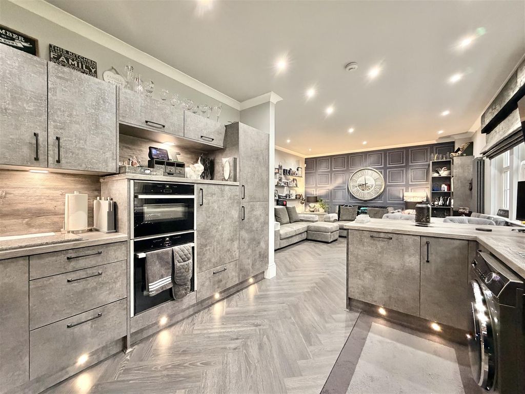 Additional image 9 of 4 bed town house for saleBurnside Gate, Hamilton ML3