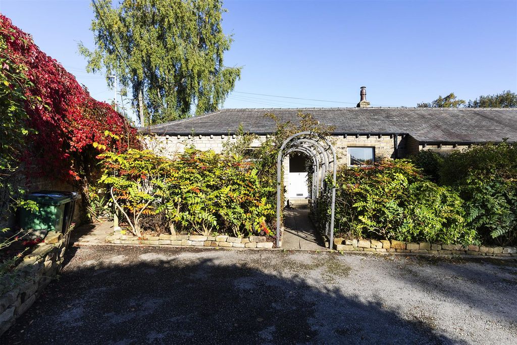 Property photo 1 of 32